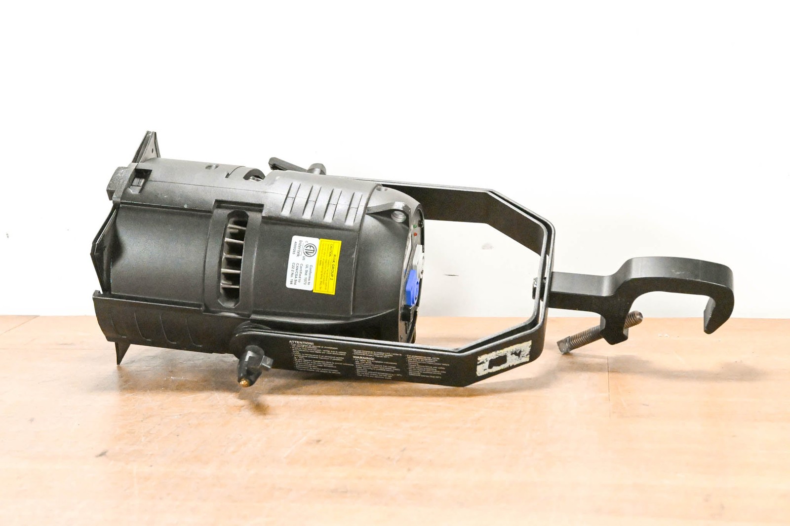 Martin Lighting RUSH PAR 2 RGBW Zoom US LED Par Can CG014GJ