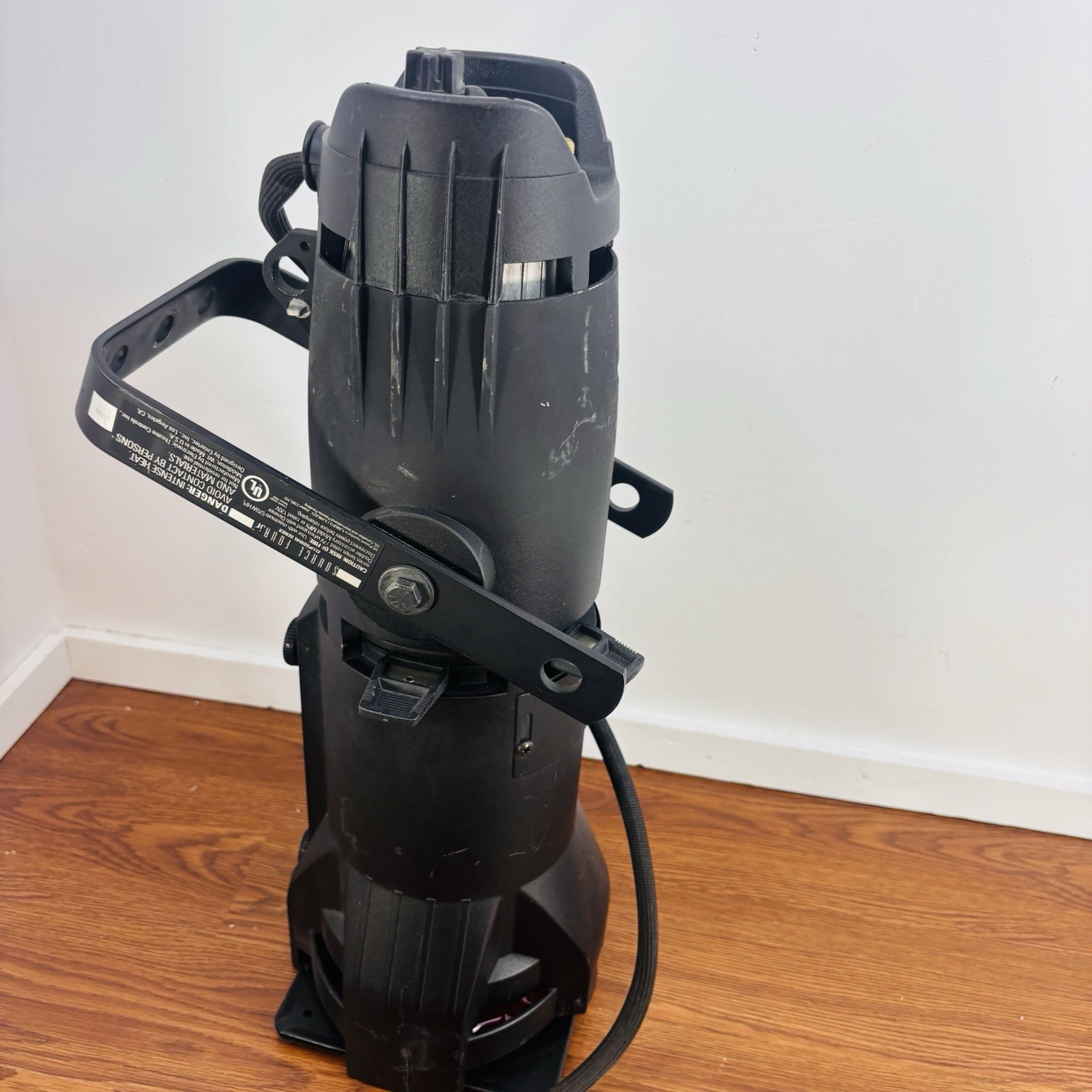 ETC Source Four Jr 25-50 Degree Zoom – Ellipoidal Series Stage Light – Read! (c)