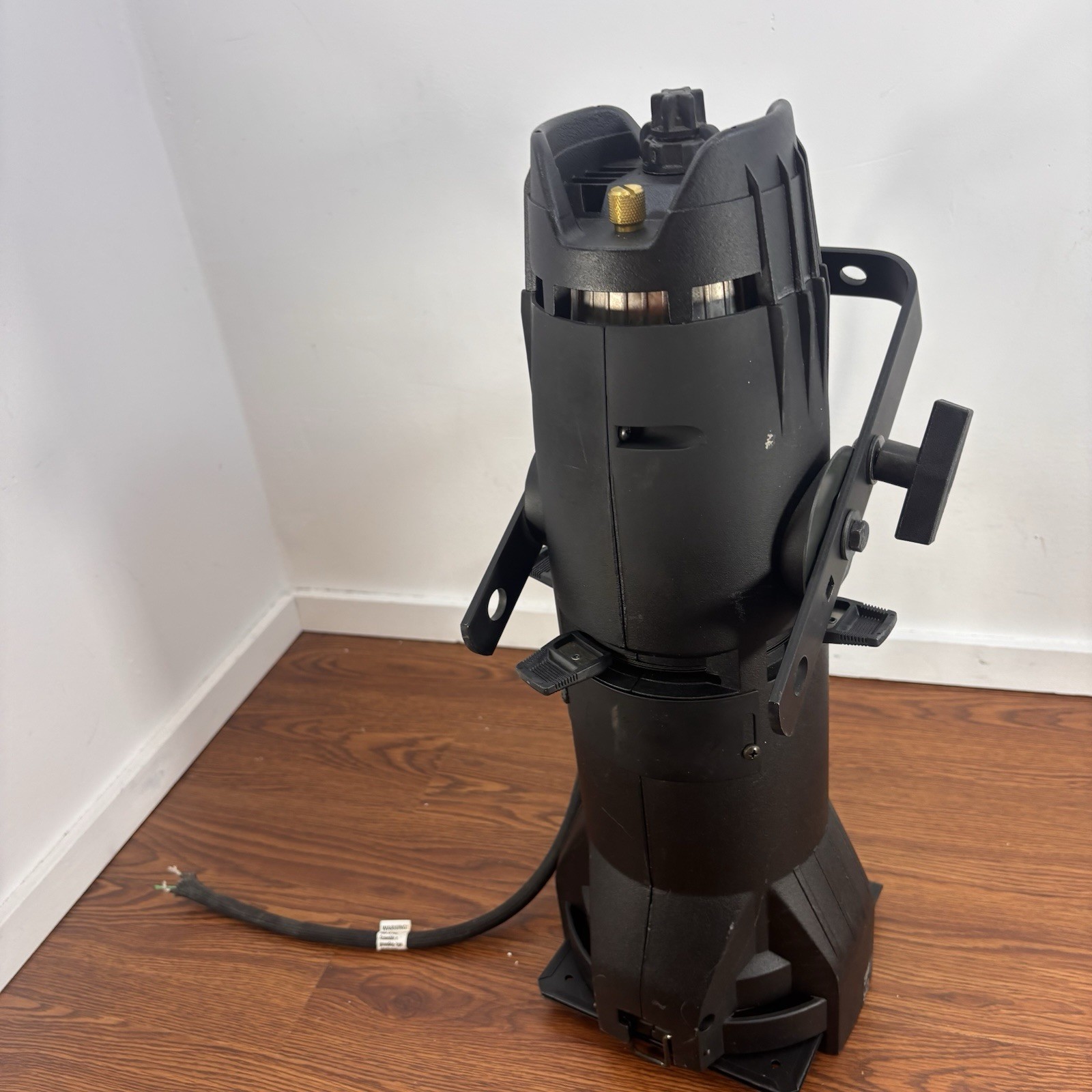 ETC Source Four Jr 25-50 Degree Zoom – Ellipoidal Series Stage Light – Read! (b)