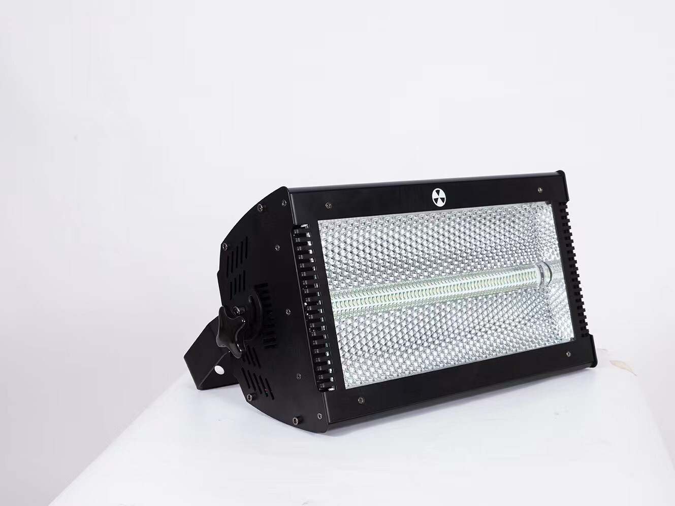 DMX512 Atomic 3000w led strobe light 110V-240V