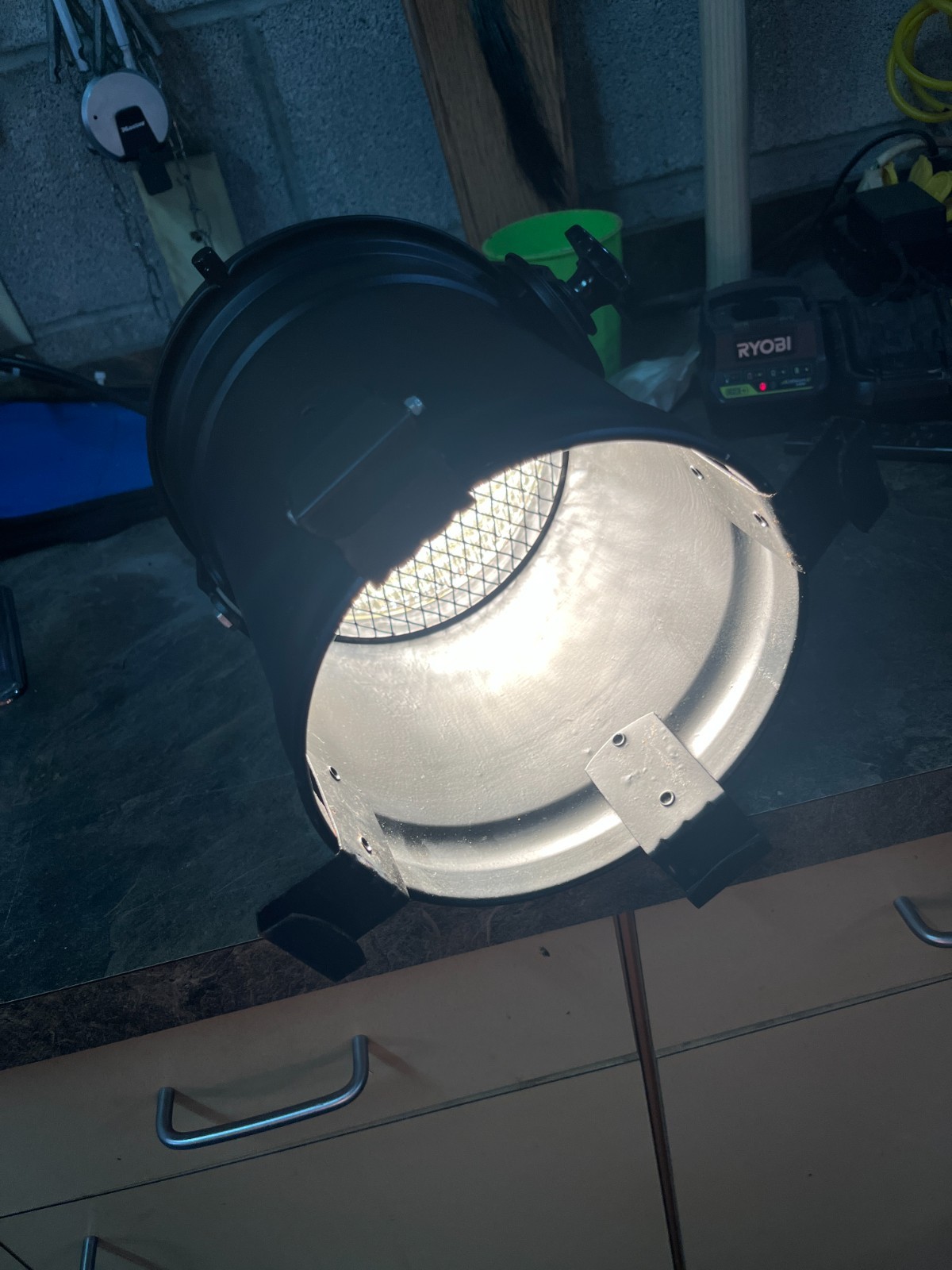 Stage Ape Professional Lighting PAR 64 B with working lamp aluminum can concert