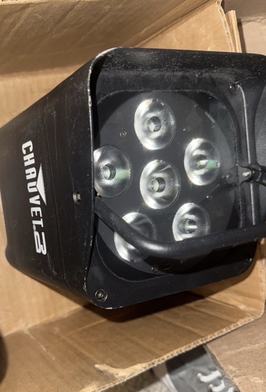Chauvet DJ Freedom Par Tri-6 18W Rechargeable DJ Light with Power Cable