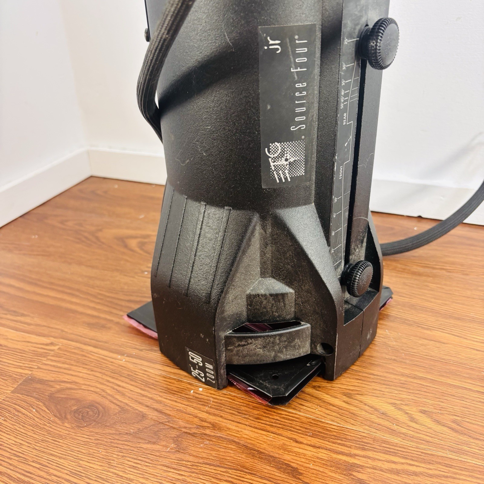 ETC Source Four Jr 25-50 Degree Zoom – Ellipoidal Series Stage Light – Read! (c)