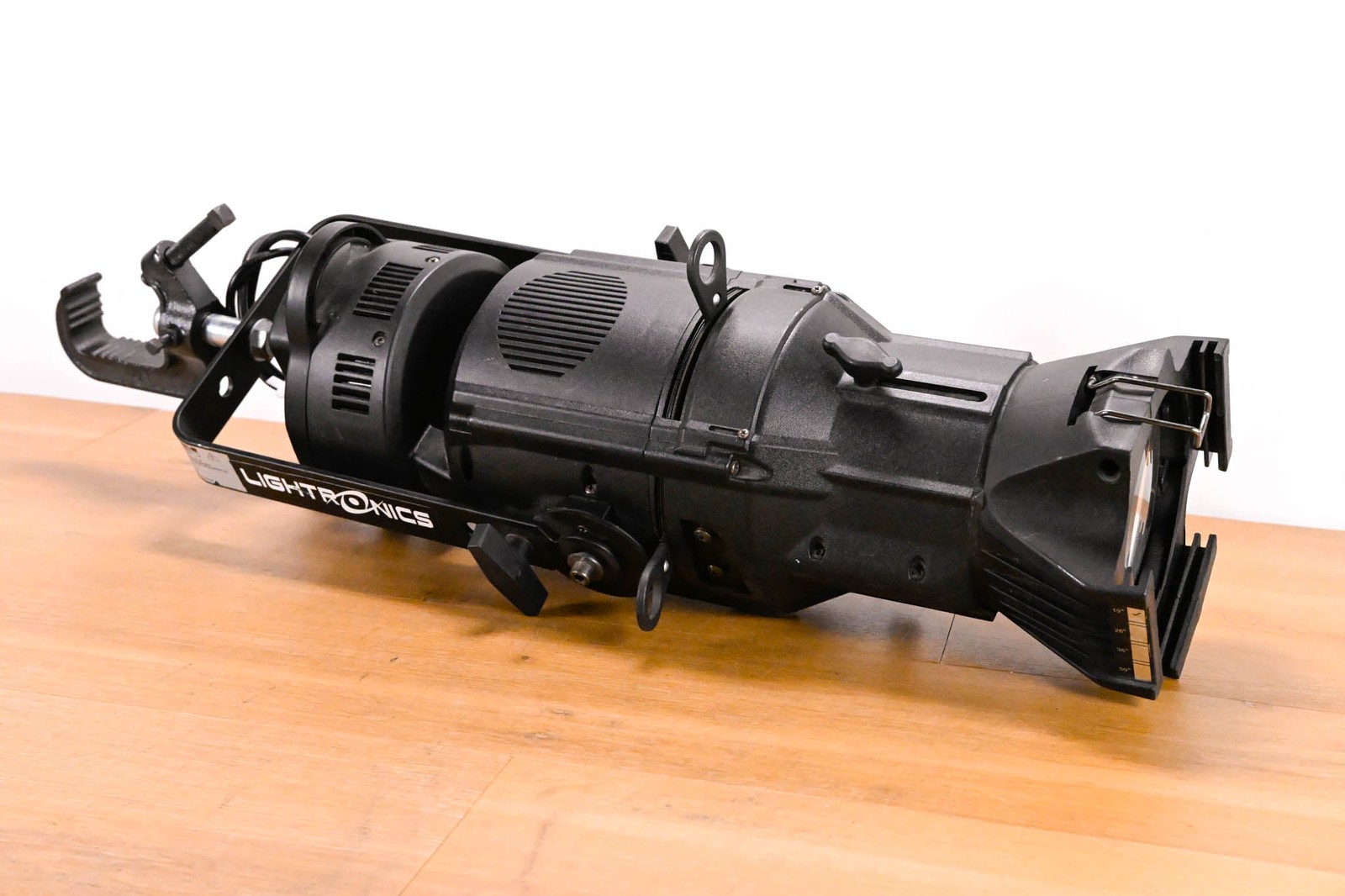 Lightronics FXLE1232 LED Profile Spot 19° LED Ellipsoidal Spotlight CG01XR4