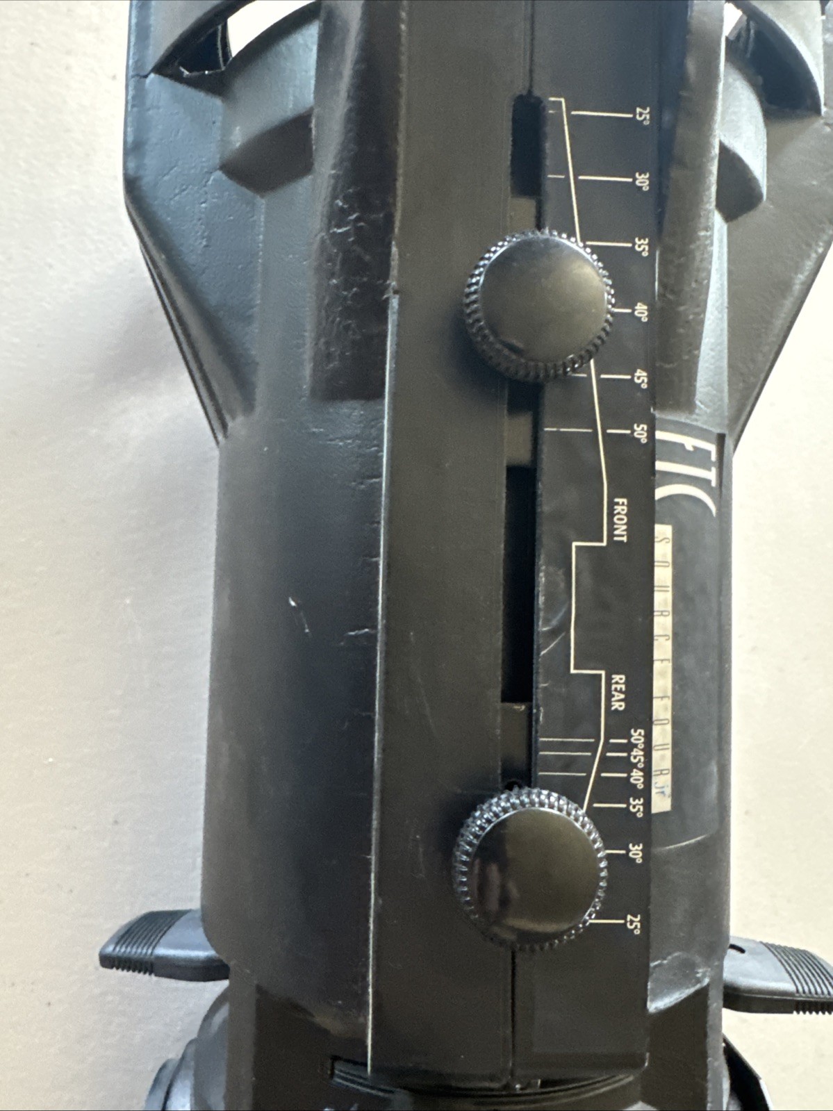 ETC Source Four Jr 26° – 50° Ellipsoidal Spotlight 575W Tested Working 20A Bates