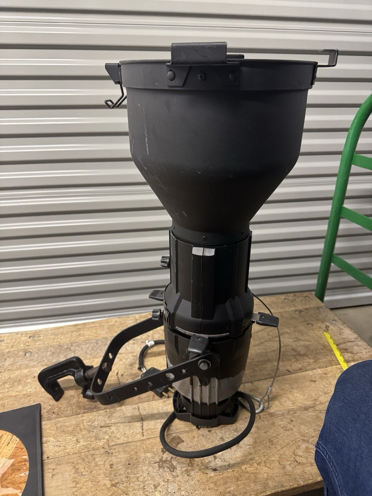 ETC Source Four Ellipsoidal 10° Degree Barrel Lens And Fixture