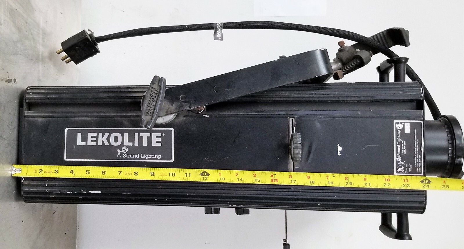 Strand LEKOLITE 6″ 1K Zoom Focus Stage Light 2206 w/ Clamp, Cable, Yoke [D3FL]