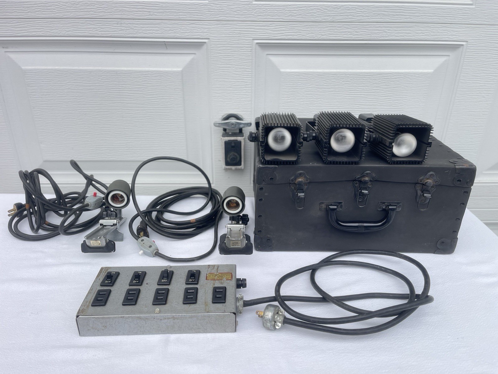 LOT Times Square Theatrical Studio Power Supply/TLI Track & Accura Japan Lights