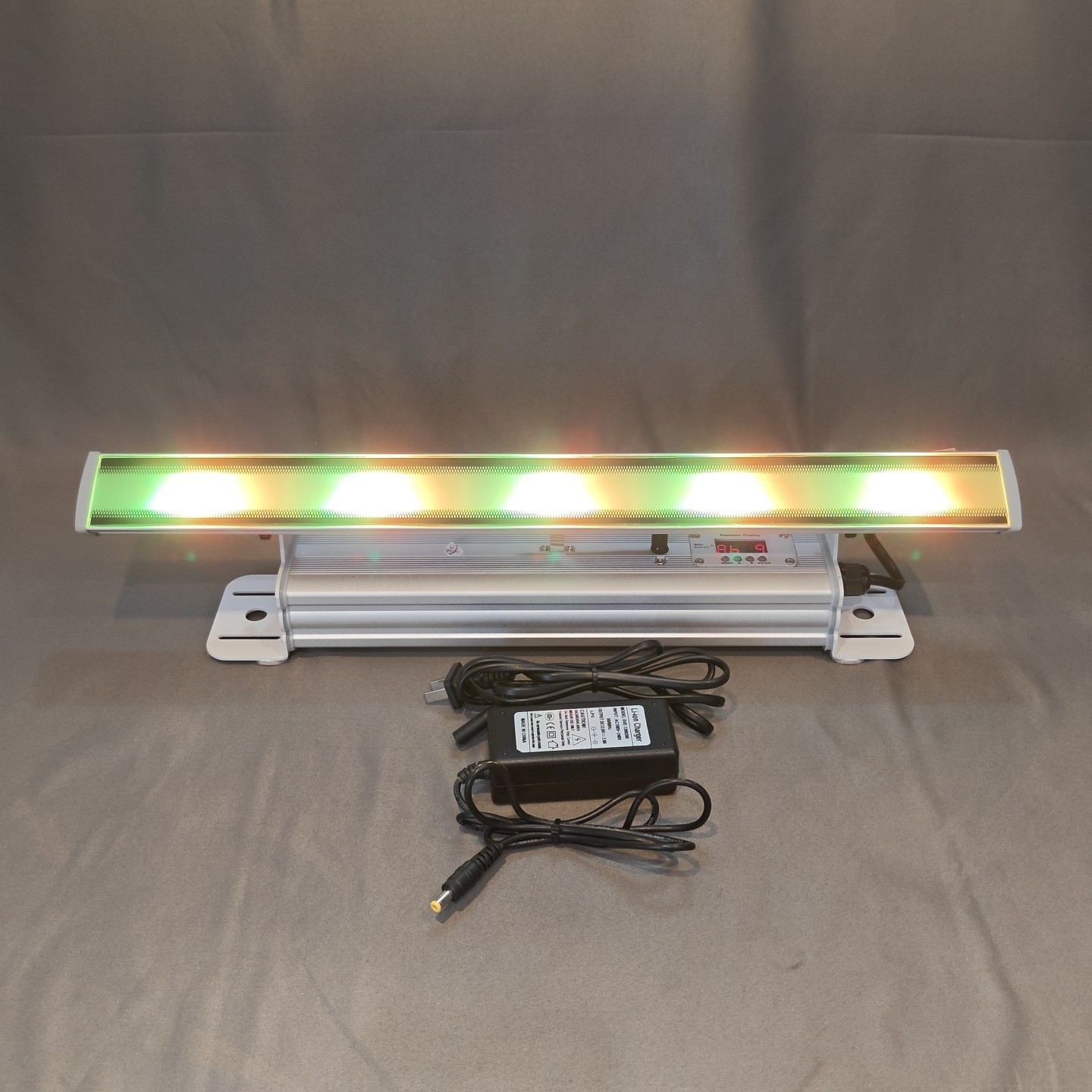 ADJ Wifly Wash Bar 20 inch, DC 12V, 2.0 A