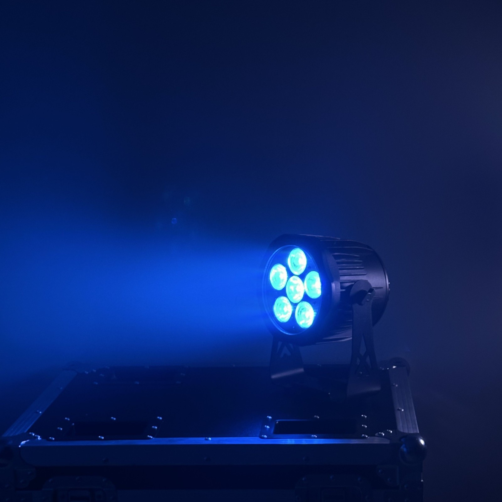IP65 Outdoor Wireless Battery Par RGBWAUV 6in1 Dj led stage effect light 6X18W