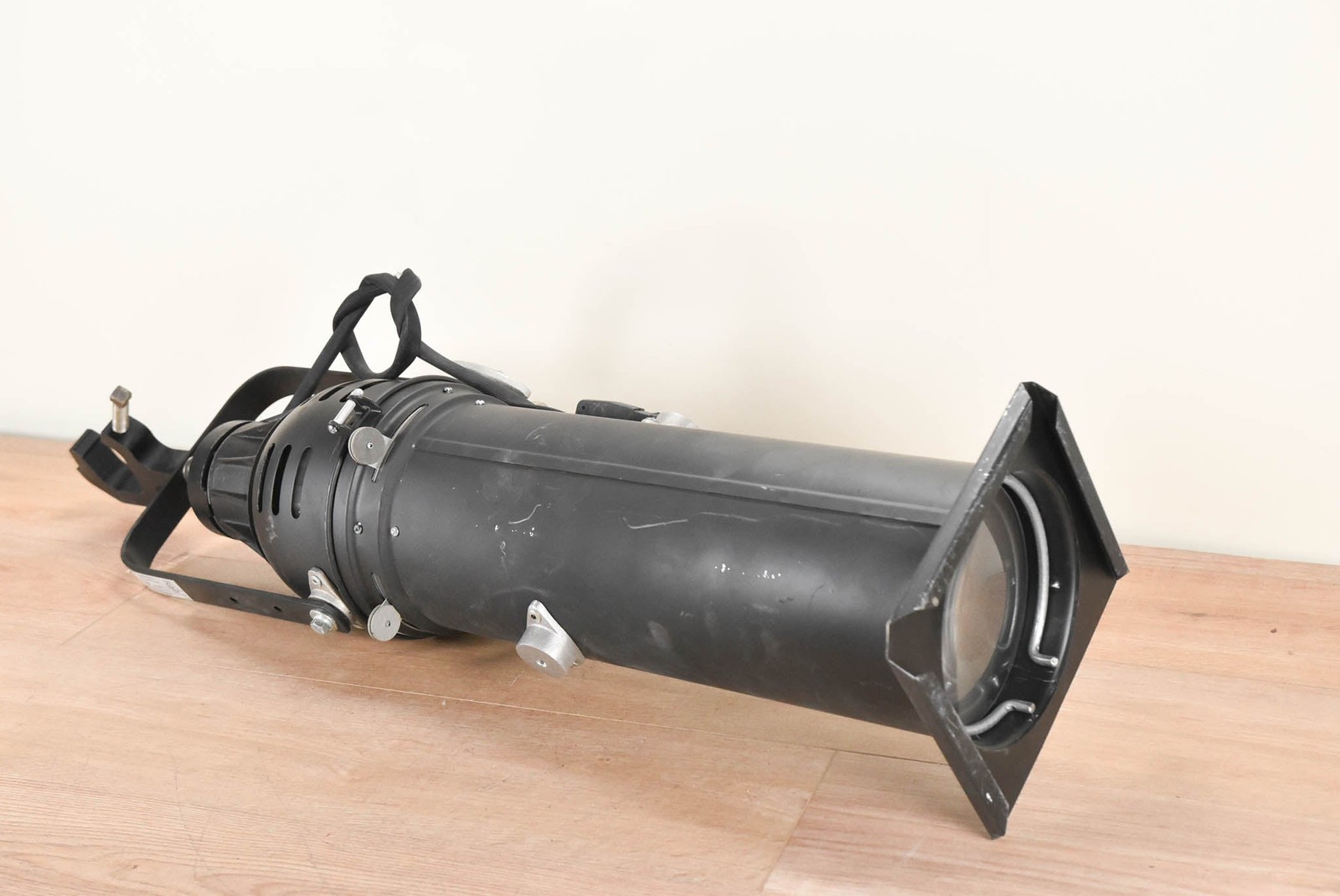L&E AQ61 Ellipsoidal Light (Unknown Lens Degree) CG0002T