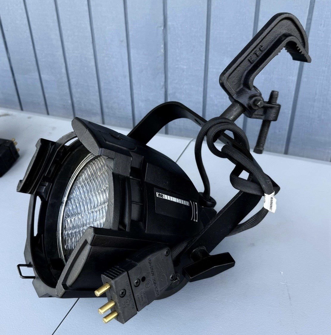Pair ETC Source Four PAR EA Stage Lights 750W GE HPL Lamp C-Clamp Untested