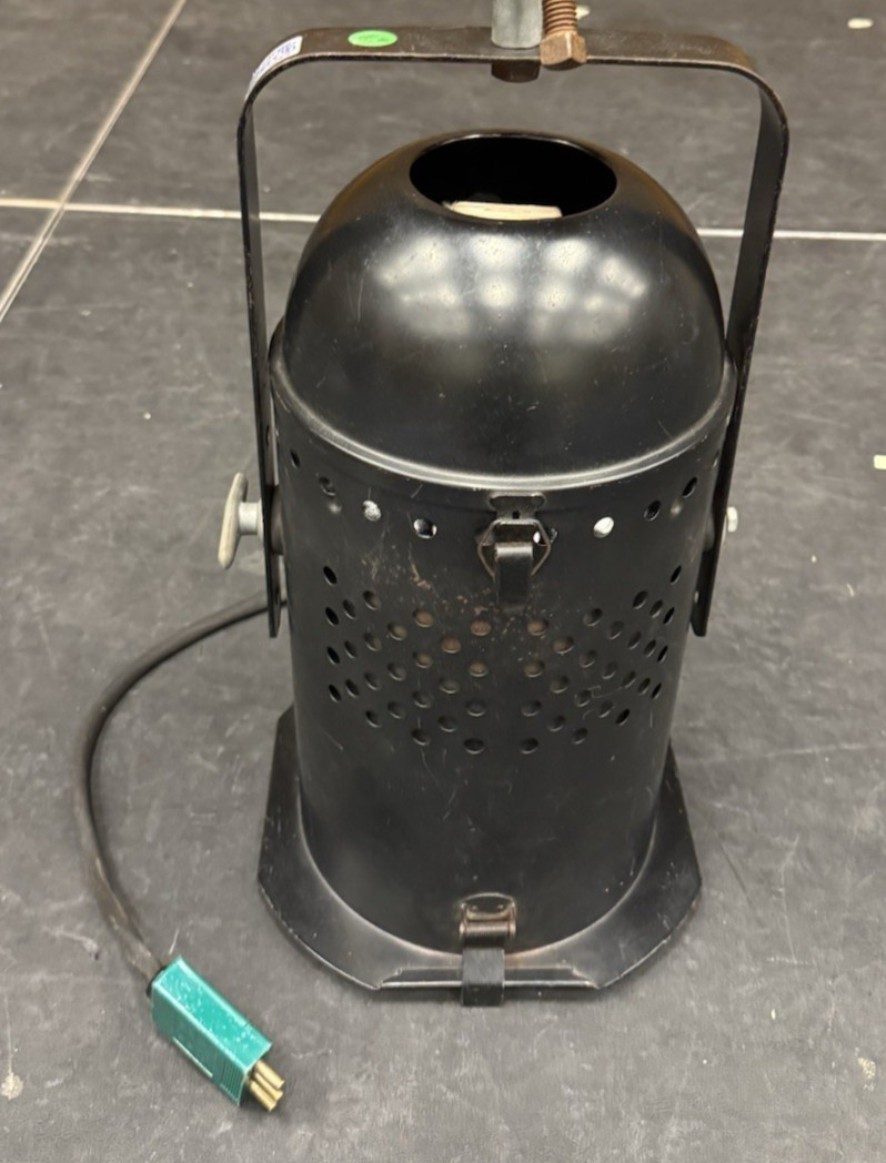 PAR 64 Can Stage Light (Stage‑Pin) – w/ Lamp, Clamp, Safety Cable & Gel Frame