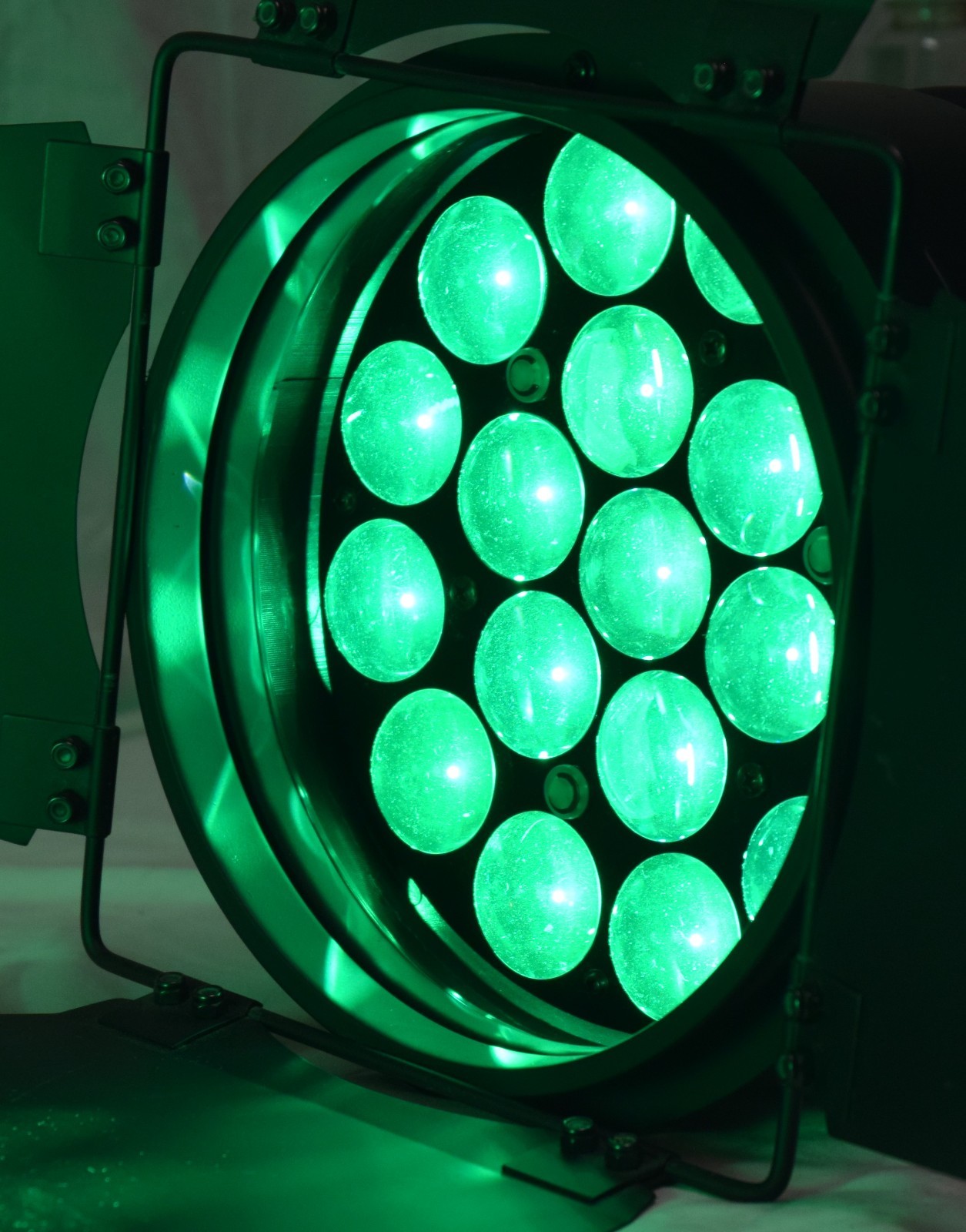 Blizzard ProPar Z19 RGBW 19x15w LED 5º- 60º Professional Stage Light