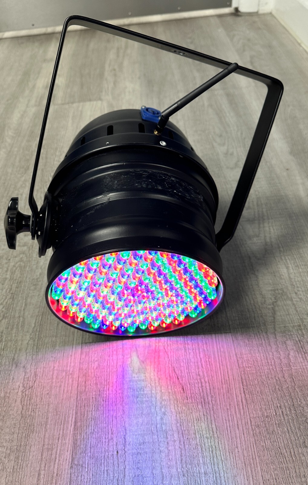 Wireless DMX controlled Battery Operated LED 64 Par light fixture