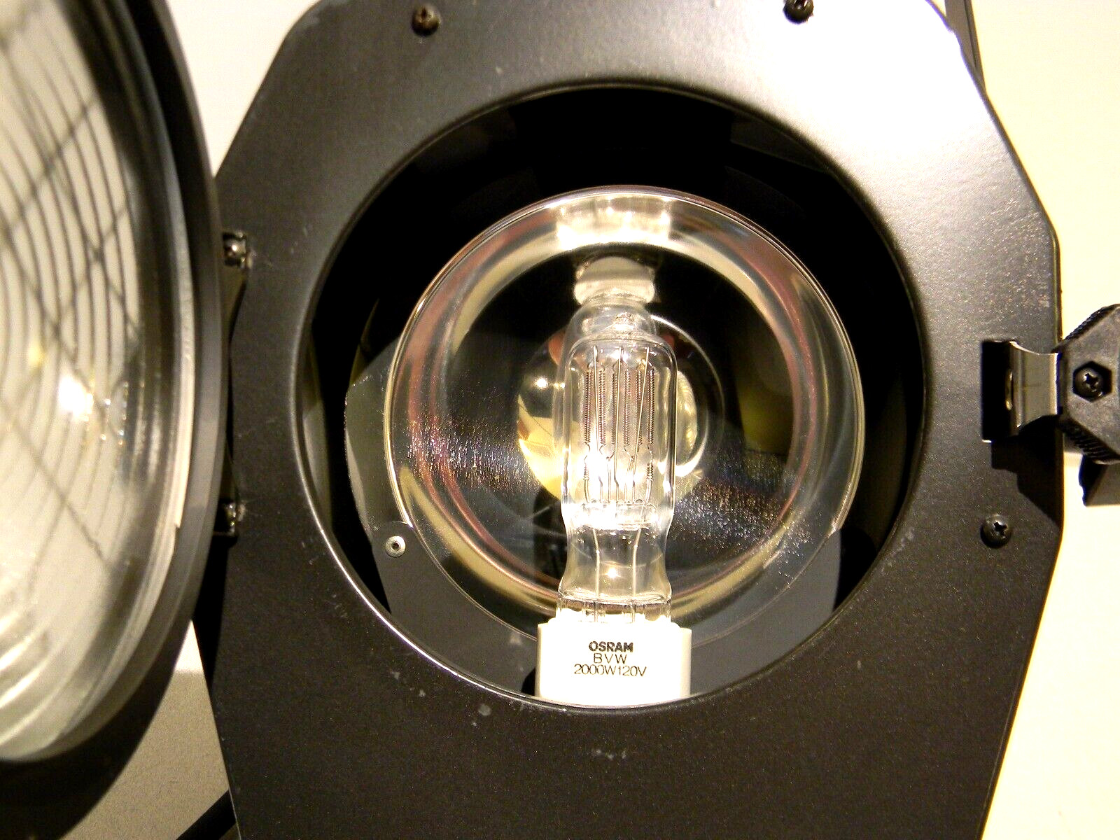 Strand 8″ Stage Light 12181 Strand 8″ Fresnel Light Fresnelite 2000W or 1K