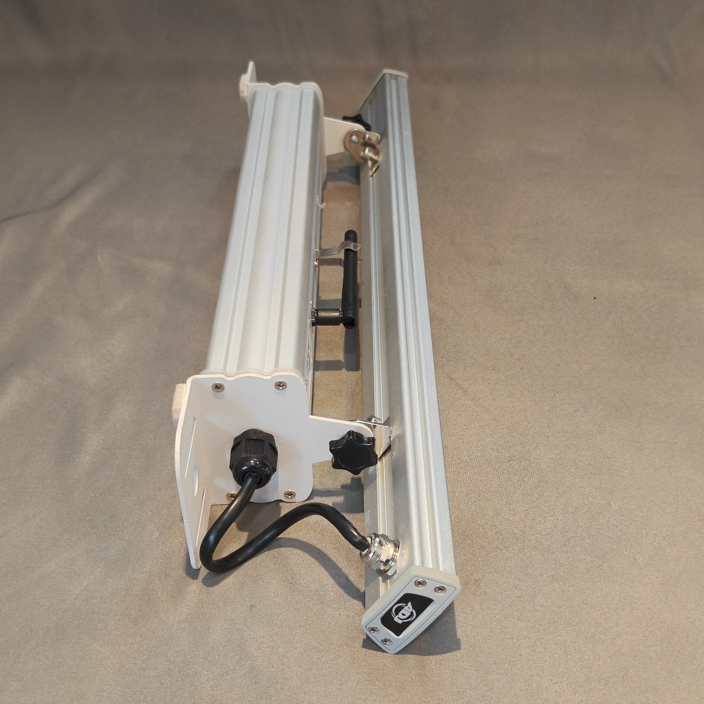 ADJ Wifly Wash Bar 20 inch, DC 12V, 2.0 A