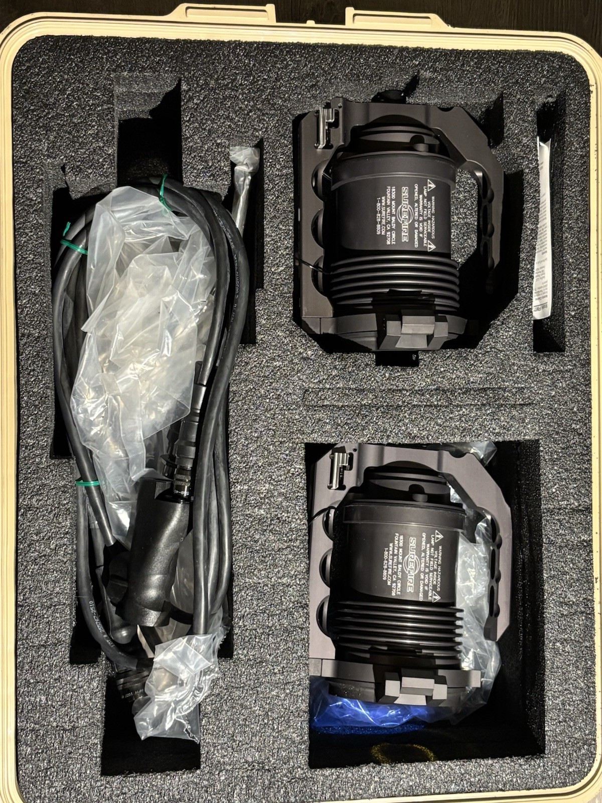 SureFire Effect Light Stage Lighting Fixtures w/ Cables & Hard Case (2x)