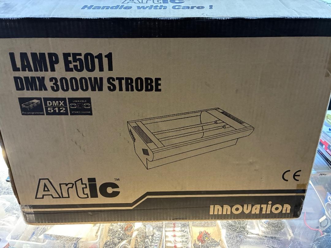 STROBE LIGHT ARTIC E5011 3000W 220V DMX 512 NEW